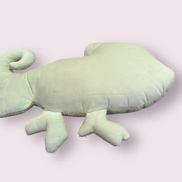 NWT Disney Target Pillowfort Rapunzel Pascal Decorative Pillow Plush - Picture 8 of 9